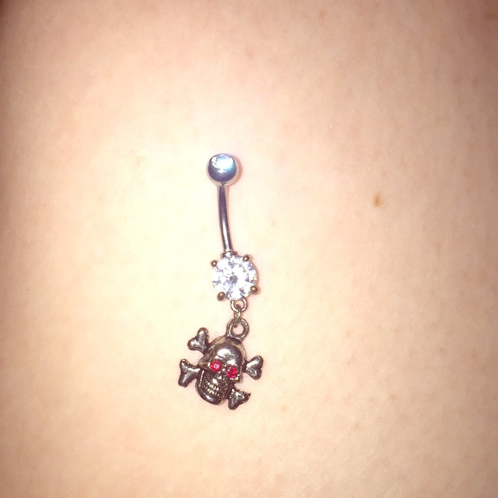 Skull belly ring
